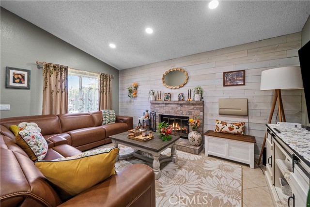 3052 E Avenue S4, Palmdale CA: https://media.crmls.org/medias/2f934913-83c8-4439-9c7e-9c2dd9a6e781.jpg