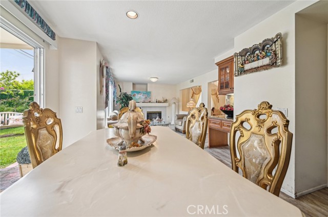 220 S Linhaven Circle, Anaheim CA: https://media.crmls.org/medias/2f93579b-5956-442b-9e57-774a4e3fcd87.jpg