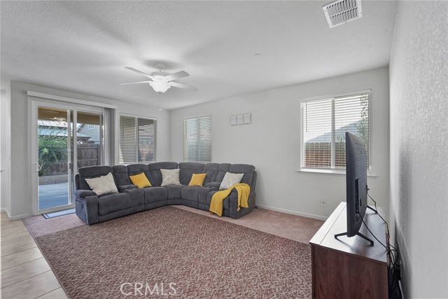 Detail Gallery Image 9 of 35 For 1444 San Pedro St, Los Banos,  CA 93635 - 4 Beds | 2 Baths