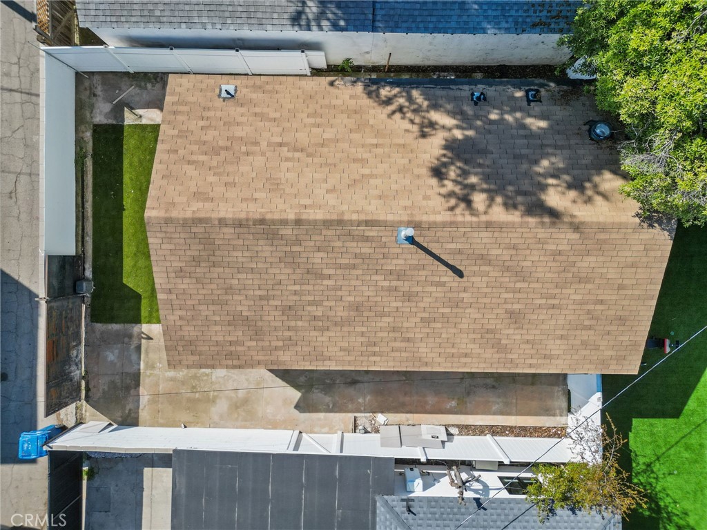 https://media.crmls.org/medias/2f950a56-a91d-44f1-9fb5-e960c6b823aa.jpg?preset=X-Large