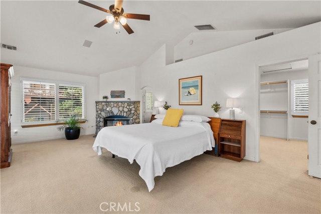 1088 Nadelhorn Drive, Lake Arrowhead CA: https://media.crmls.org/medias/2f9535cd-2c05-4664-b9d7-9832b32f6f28.jpg