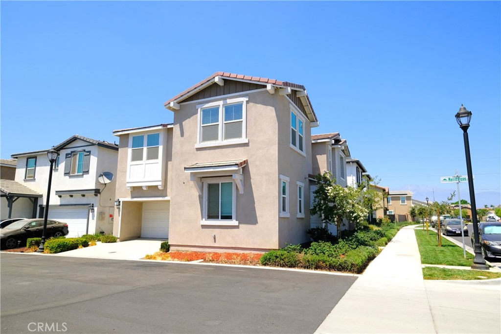 MLS #WS25176152 img 2