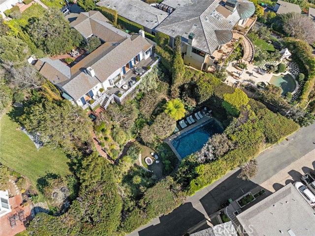 Detail Gallery Image 3 of 41 For 31571 Bluff Dr, Laguna Beach,  CA 92651 - 3 Beds | 3 Baths