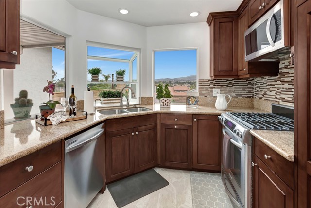 27781 Higuera, Mission Viejo CA: https://media.crmls.org/medias/2f966712-86da-43c2-becc-17a4bca51227.jpg