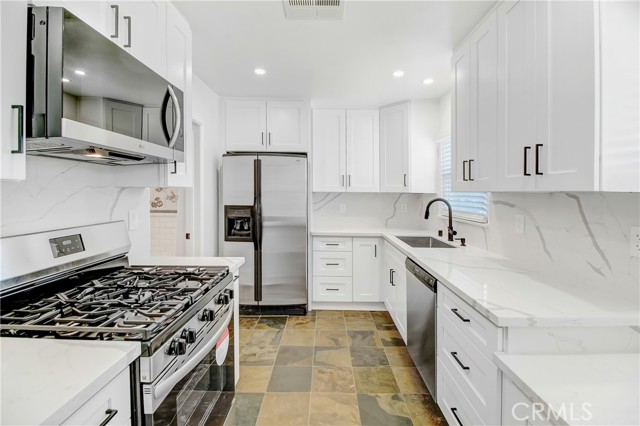 Detail Gallery Image 9 of 10 For 6632 Belmar Ave, Reseda,  CA 91335 - 3 Beds | 2 Baths