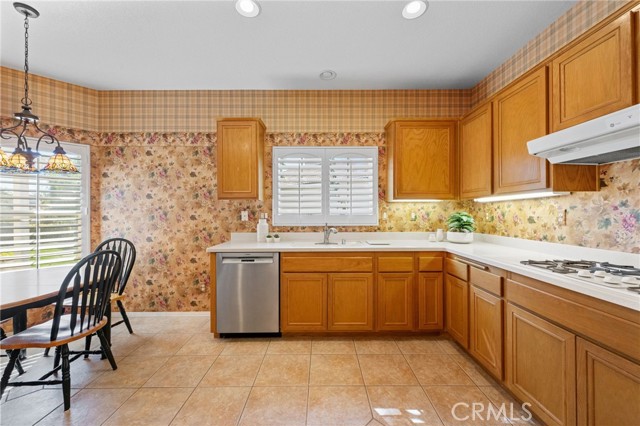 24217 Corte Cordoba, Murrieta CA: https://media.crmls.org/medias/2f978704-089a-4c5e-8dfc-3cc730fd0856.jpg