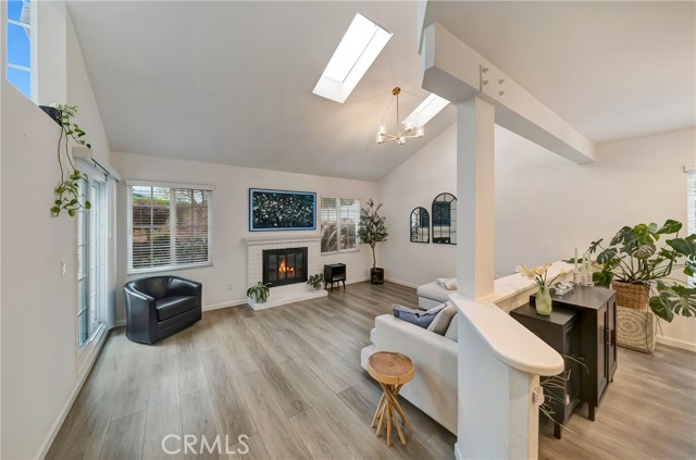 Detail Gallery Image 6 of 57 For 21733 Vintage, Chatsworth,  CA 91311 - 3 Beds | 2/1 Baths