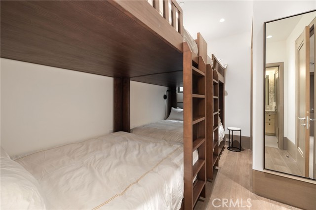 716 The Strand, Manhattan Beach CA: https://media.crmls.org/medias/2f9894f5-3161-4f6b-8566-cd95697854be.jpg