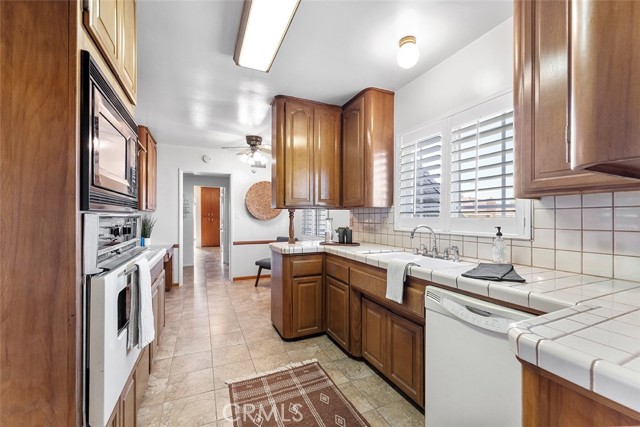 748 E Casad Street, Covina CA: https://media.crmls.org/medias/2f98c75d-5bc0-474a-9e6e-a0df0bd7a736.jpg