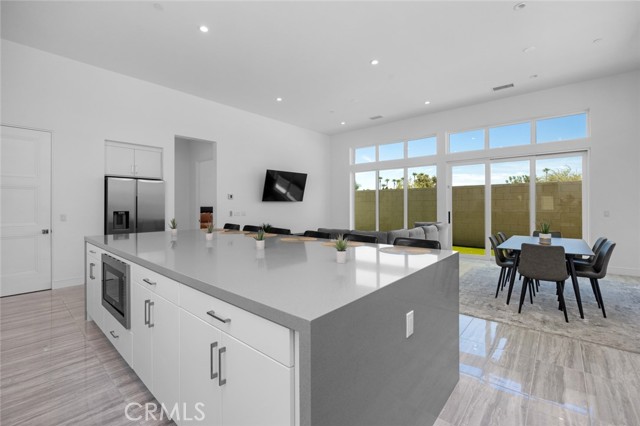 825 Fountain Drive, Palm Springs CA: https://media.crmls.org/medias/2f98ed8e-ca38-40f3-bad7-17c632e2d8bb.jpg