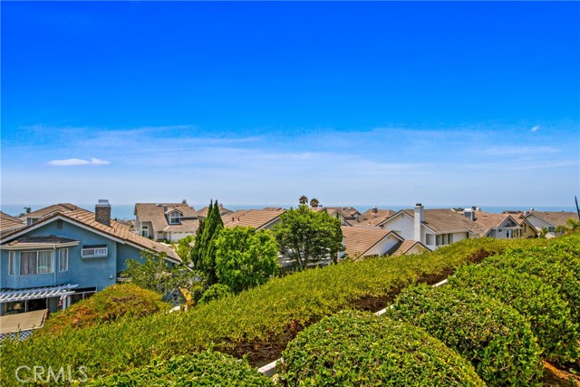 2210 Calle Opalo, San Clemente CA: https://media.crmls.org/medias/2f990595-81c5-477d-b6e2-5697239a7e43.jpg
