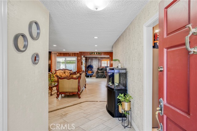 Detail Gallery Image 9 of 44 For 24206 Saint Edens Circle, West Hills,  CA 91307 - 3 Beds | 2 Baths