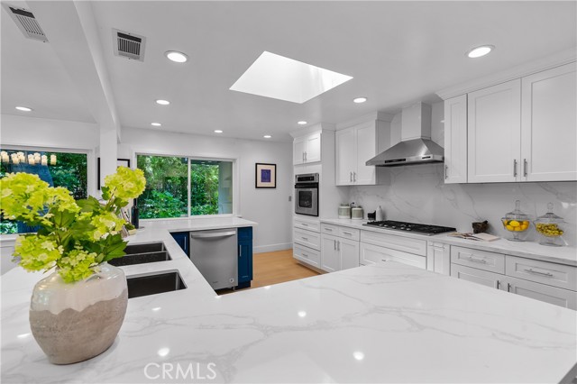 Detail Gallery Image 15 of 45 For 28 W Sycamore Ave, Arcadia,  CA 91006 - 4 Beds | 4 Baths