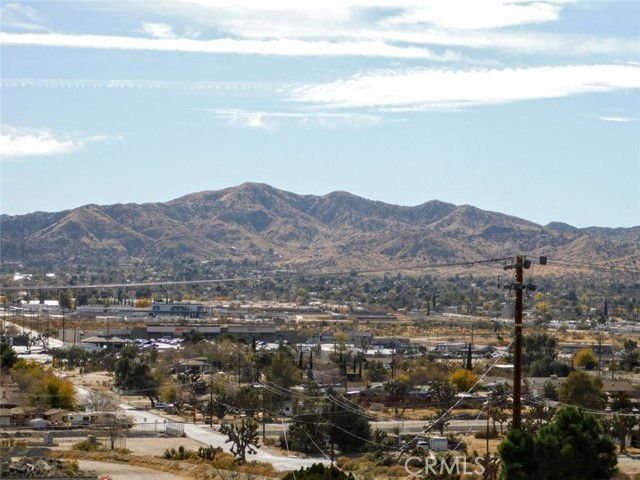 Detail Gallery Image 13 of 55 For 6845 Sage Ave, Yucca Valley,  CA 92284 - 5 Beds | 4 Baths