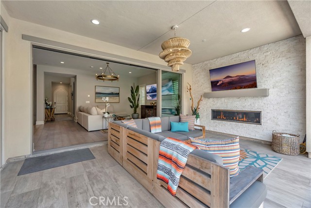 17311 Juniper Lane, Huntington Beach CA: https://media.crmls.org/medias/2f9acc00-ab03-45f6-aa3e-138a4cb45550.jpg