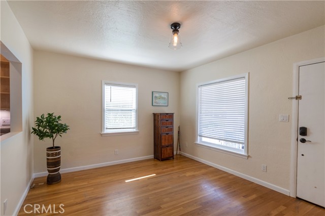 1924 Robinson Street, Redondo Beach, California 90278, 2 Bedrooms Bedrooms, ,2 BathroomsBathrooms,Residential,Sold,Robinson,SB22083068