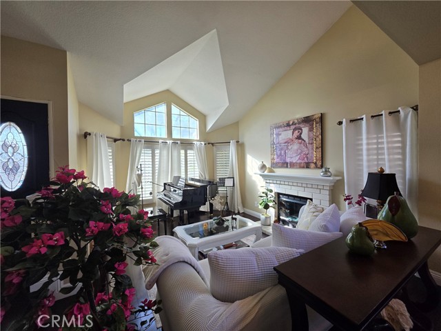 Detail Gallery Image 4 of 55 For 13849 San Antonio Ave, Chino,  CA 91710 - 4 Beds | 3 Baths