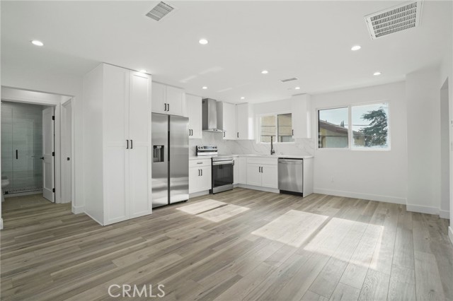 13906 1/2 Hamlin Street, Van Nuys CA: https://media.crmls.org/medias/2f9b96c0-2dfd-4c86-8fad-4cff062b6154.jpg