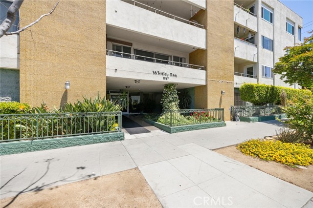1187 E 3rd Street, Long Beach CA: https://media.crmls.org/medias/2f9be199-51c7-4e3e-a1f2-c11d5fb84dee.jpg