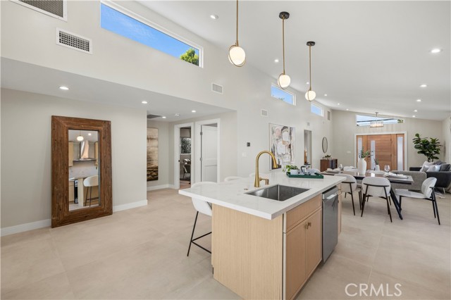 Detail Gallery Image 8 of 36 For 3923 Edenhurst Ave, Los Angeles,  CA 90039 - 4 Beds | 3 Baths