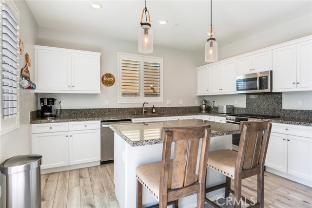 Detail Gallery Image 14 of 30 For 4989 River Ash Way, Fontana,  CA 92336 - 3 Beds | 2/1 Baths