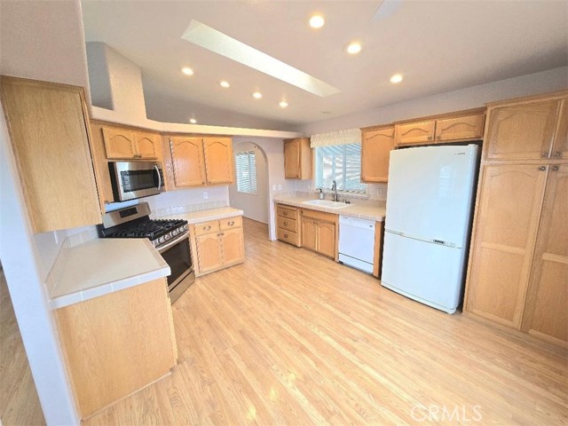 Detail Gallery Image 7 of 45 For 20701 Beach Blvd #168,  Huntington Beach,  CA 62648 - 3 Beds | 2 Baths