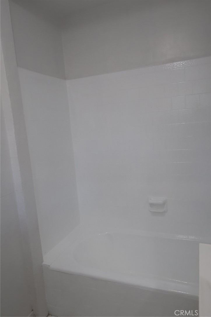 https://media.crmls.org/medias/2f9d2abe-c1e3-4828-b263-e2a4bd07f623.jpg?preset=X-Large