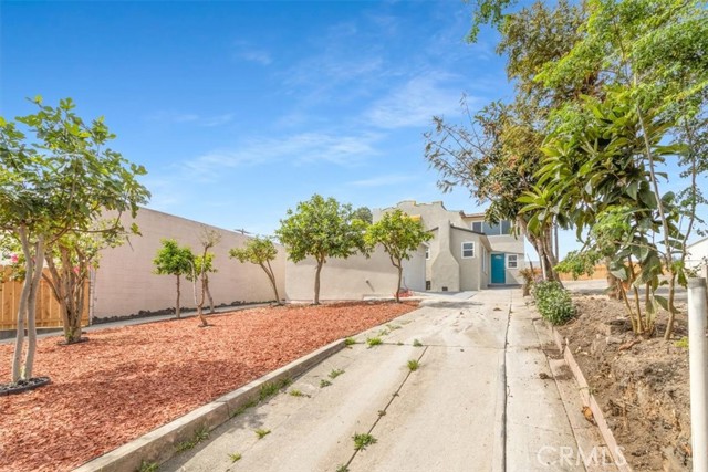 Detail Gallery Image 36 of 65 For 1521 N Bonnie Beach, Los Angeles,  CA 90063 - 5 Beds | 2/1 Baths