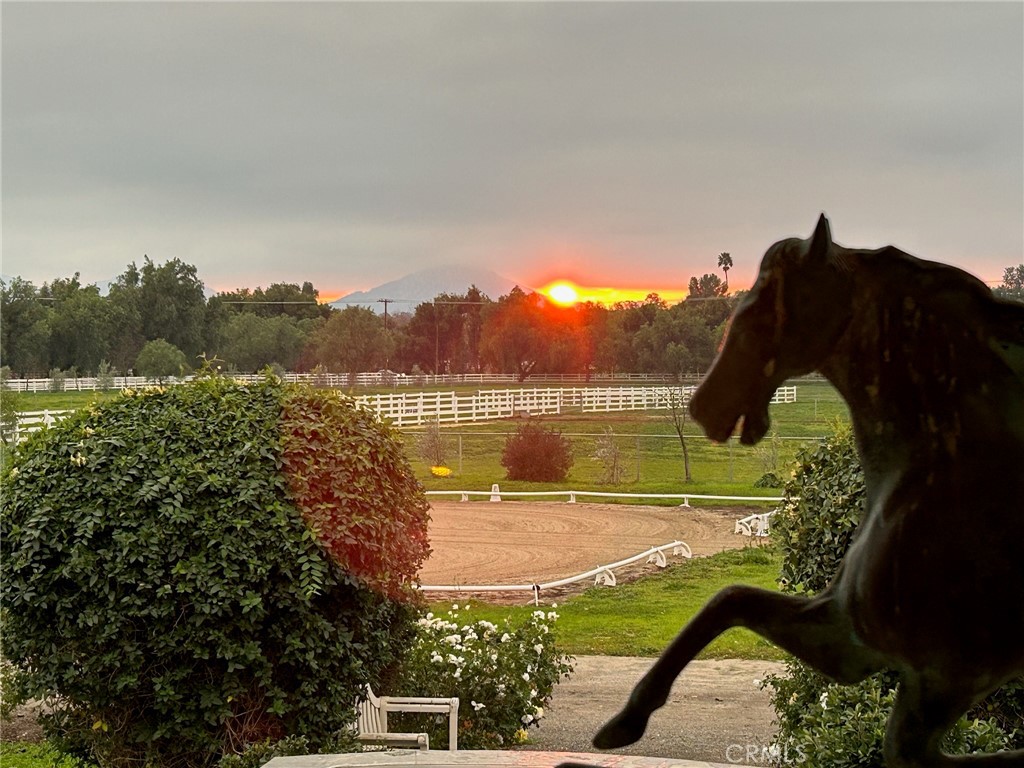 820 Santa Fe Highlands Dr