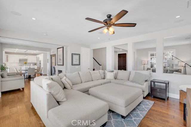 24234 Reyes Adobe Way, Valencia CA: https://media.crmls.org/medias/2f9ef52c-84be-4f86-b1cc-d51387e587a4.jpg