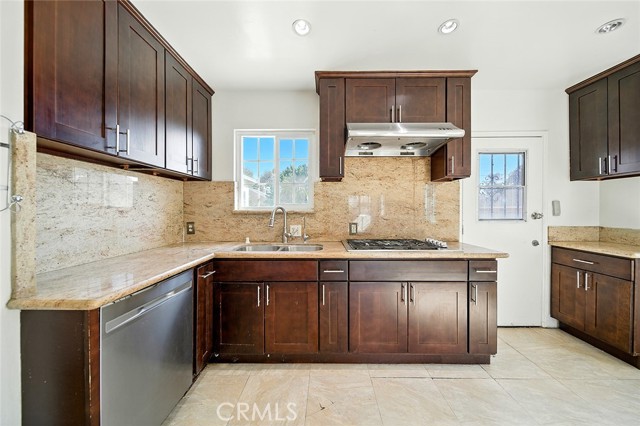 Detail Gallery Image 8 of 27 For 532 W Gleason St, Monterey Park,  CA 91754 - 3 Beds | 2 Baths