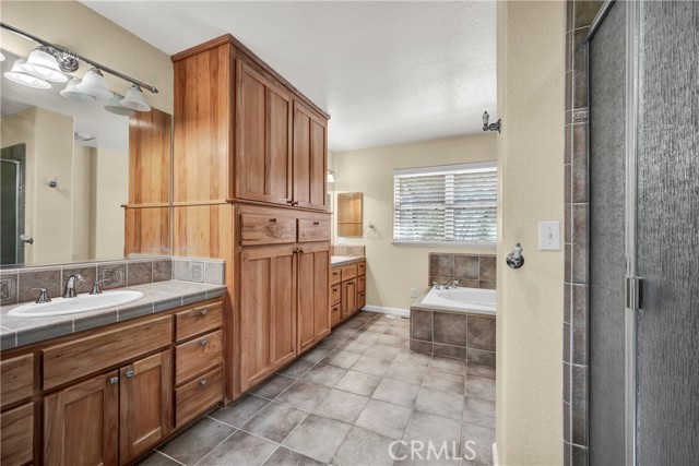 Detail Gallery Image 17 of 31 For 17120 Knollview Dr, Hidden Valley Lake,  CA 95467 - 3 Beds | 2 Baths