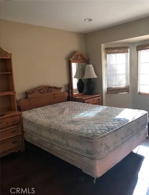 Detail Gallery Image 9 of 60 For 5224 Woodlake, Woodland Hills,  CA 91367 - 4 Beds | 3/1 Baths