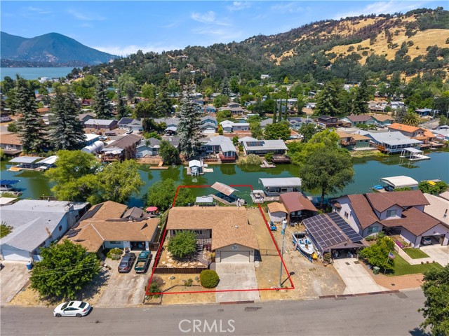 12855 Island Circle, Clearlake Oaks CA: https://media.crmls.org/medias/2f9fe392-e285-4a64-bcbb-4d196be98b10.jpg