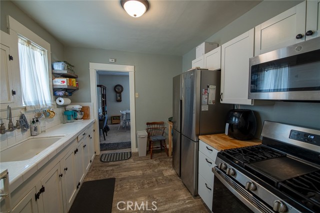 922 W 3rd Street, San Pedro CA: https://media.crmls.org/medias/2fa040db-a8b1-4cac-9b1d-5e91780f75b2.jpg