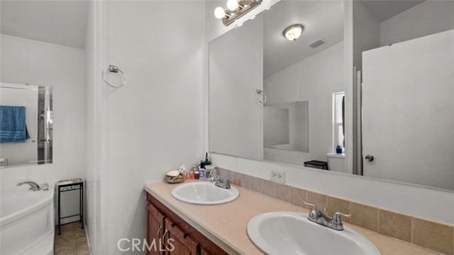 Detail Gallery Image 16 of 39 For 1501 E Avenue I #115,  Lancaster,  CA 93535 - 4 Beds | 2 Baths
