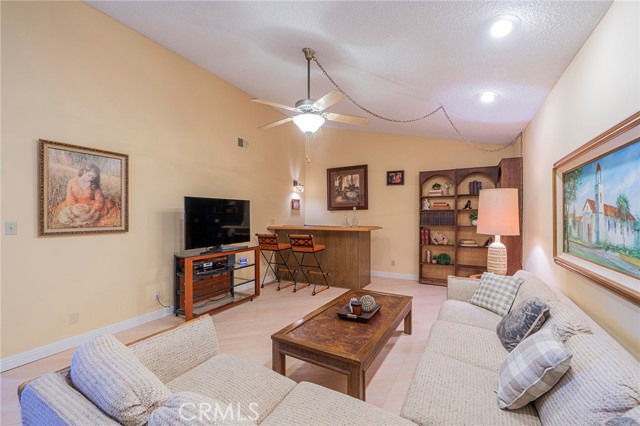 33 Oaktree Lane, Rolling Hills Estates, California 90274, 2 Bedrooms Bedrooms, ,3 BathroomsBathrooms,Residential,Sold,Oaktree,OC22217896