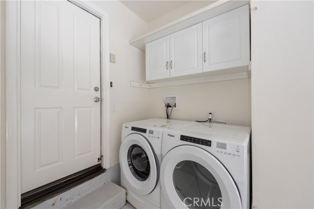 23 Bower Tree, Irvine CA: https://media.crmls.org/medias/2fa06554-b485-47c4-9f55-4eb42b15238a.jpg
