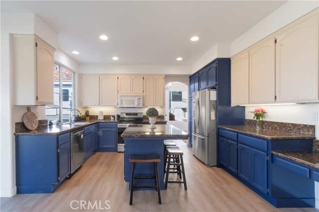 Detail Gallery Image 8 of 25 For 2104 Summit, Paso Robles,  CA 93446 - 4 Beds | 3 Baths