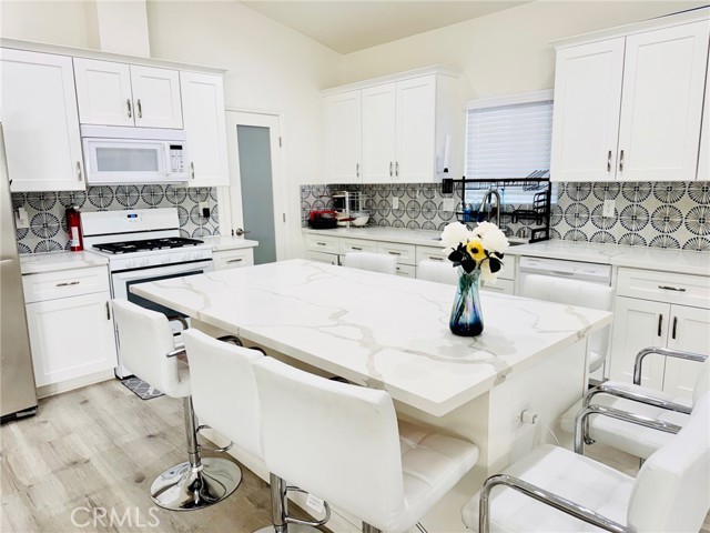 Detail Gallery Image 9 of 16 For 4847 Hedrick Ave, Riverside,  CA 92505 - 4 Beds | 2 Baths