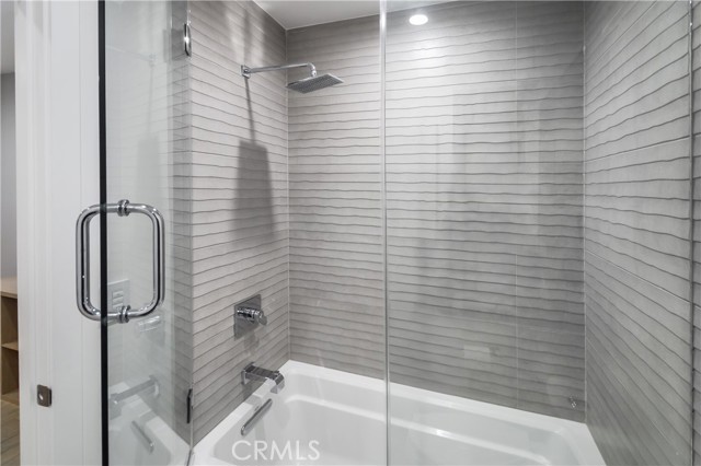 Detail Gallery Image 35 of 47 For 6230 Beeman Ave, North Hollywood,  CA 91606 - 6 Beds | 4/2 Baths