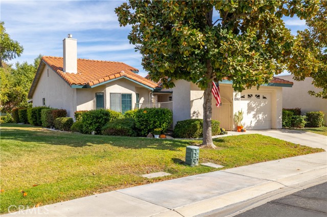 Detail Gallery Image 1 of 25 For 1060 Clubhouse Dr, Hemet,  CA 92545 - 2 Beds | 2 Baths