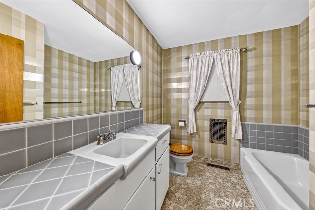 5382 Park Place, Chino CA: https://media.crmls.org/medias/2fa32927-2eb8-4b75-9bf4-11d39a614088.jpg