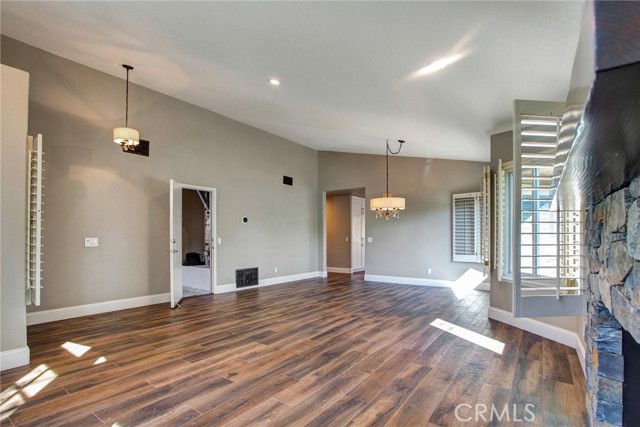 2963 Falconberg Drive, La Verne CA: https://media.crmls.org/medias/2fa32ccf-b175-4e6d-beb2-719dc694a7c0.jpg