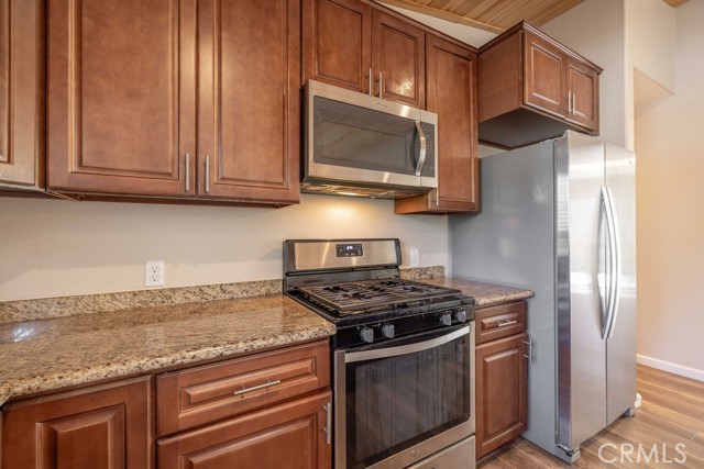 Detail Gallery Image 12 of 38 For 330 Sites Way, Big Bear City,  CA 92314 - 3 Beds | 2 Baths