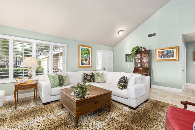 Detail Gallery Image 4 of 28 For 9 Singingwood #35, Irvine,  CA 92614 - 2 Beds | 2 Baths