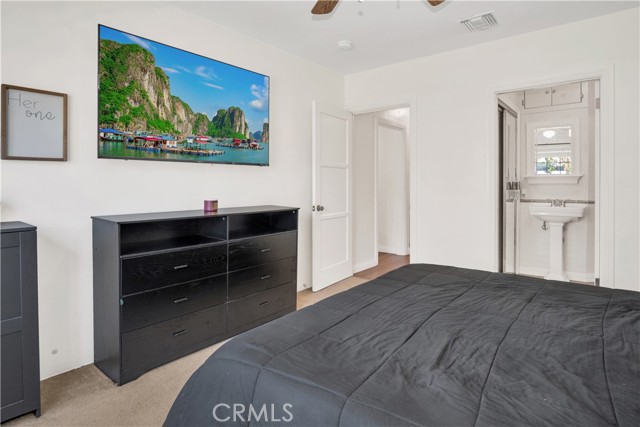 Detail Gallery Image 18 of 42 For 1343 N Whitnall Hwy, Burbank,  CA 91505 - 3 Beds | 2 Baths
