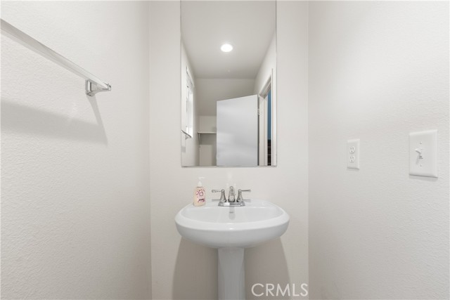 Detail Gallery Image 17 of 49 For 2517 San Madrid Way, Rosamond,  CA 93560 - 3 Beds | 2/1 Baths