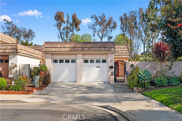 12 Rockrose Way, Irvine CA: https://media.crmls.org/medias/2fa614ea-8e95-4216-b9f9-7c710c015a23.jpg