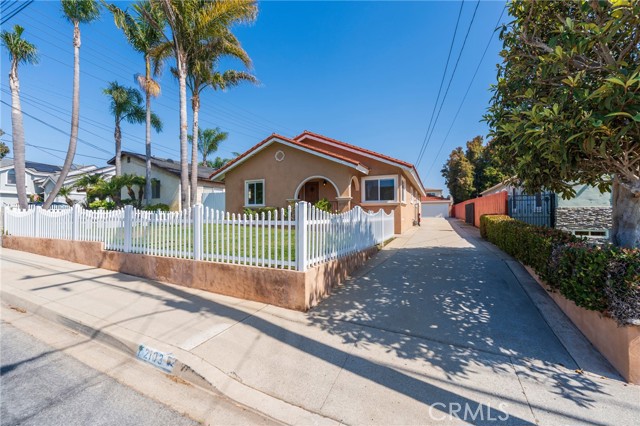 2103 Belmont Lane, Redondo Beach CA: https://media.crmls.org/medias/2fa66b02-441b-4d12-9988-13786bb9fea7.jpg
